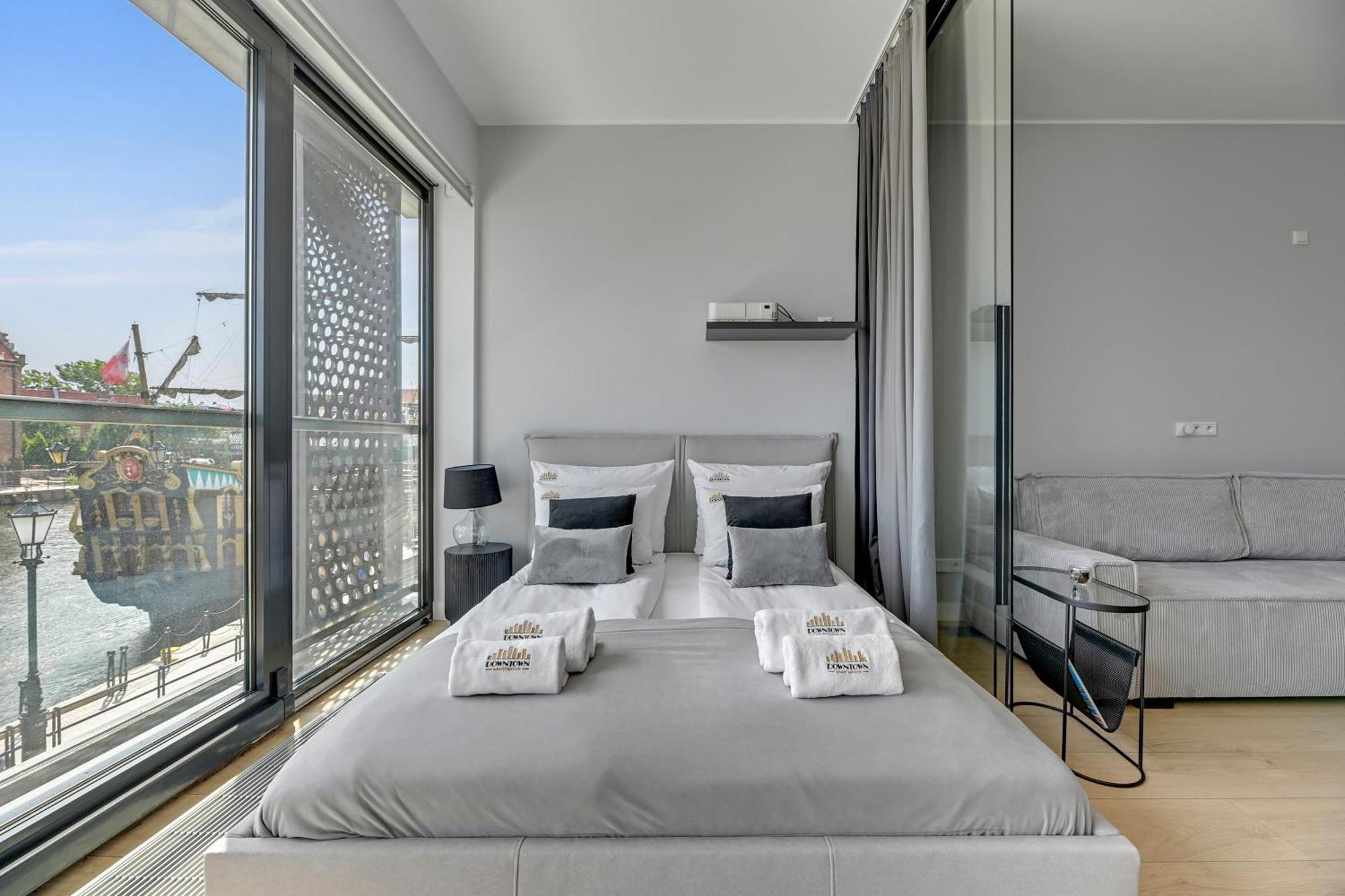 Symfonia Amazing River View By Downtown Apartment